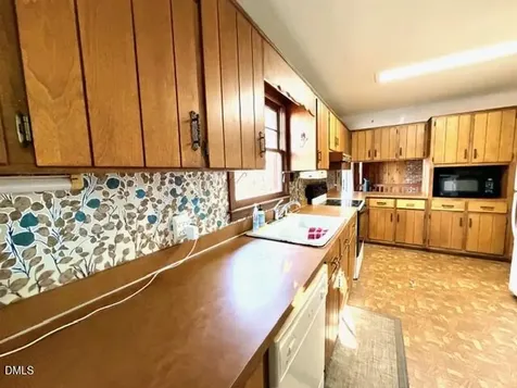 6998 Us 421 S Bear Creek NC 27207