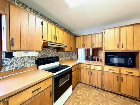 6998 Us 421 S Bear Creek NC 27207