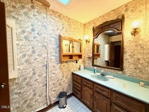 6998 Us 421 S Bear Creek NC 27207