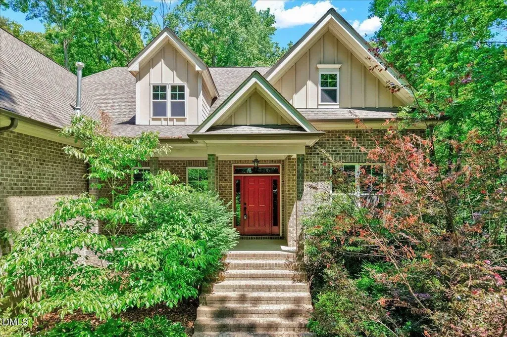121 Freedom Trail Chapel Hill NC 27516