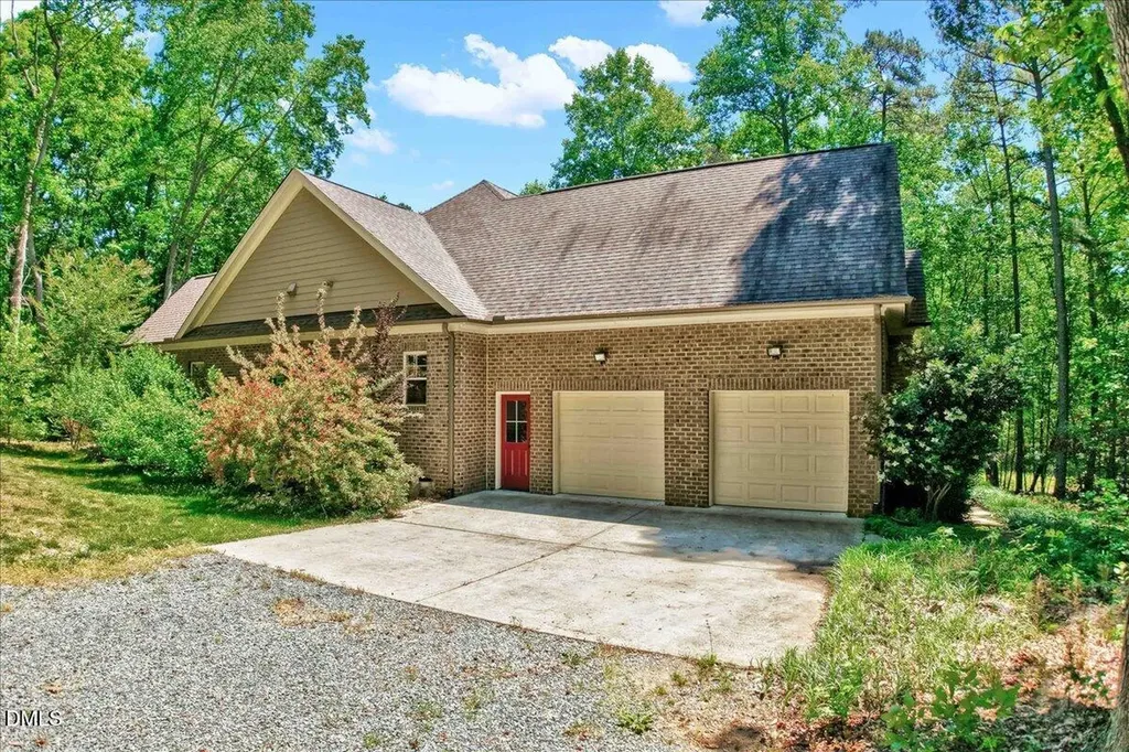 121 Freedom Trail Chapel Hill NC 27516