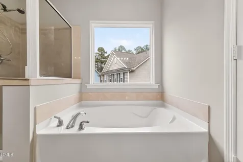 6 Spicewood Court Durham NC 27703