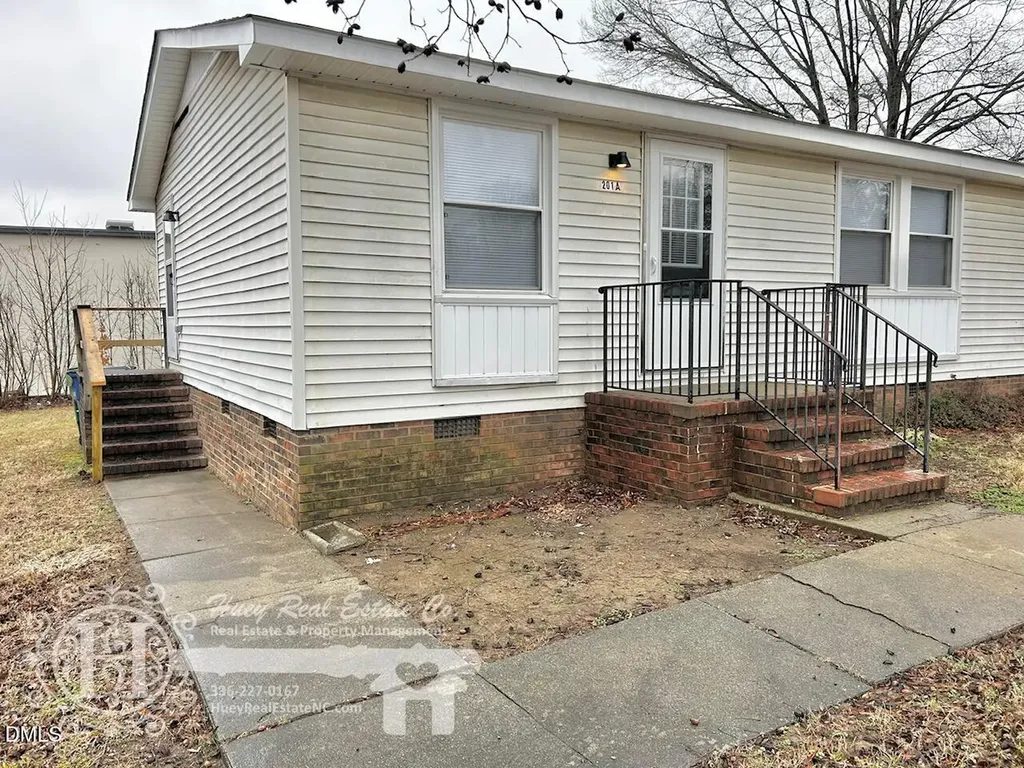 201 E Gilbreath Street Graham NC 27253