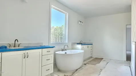 6732 Evergreen Hl Drive Holly Springs NC 27540