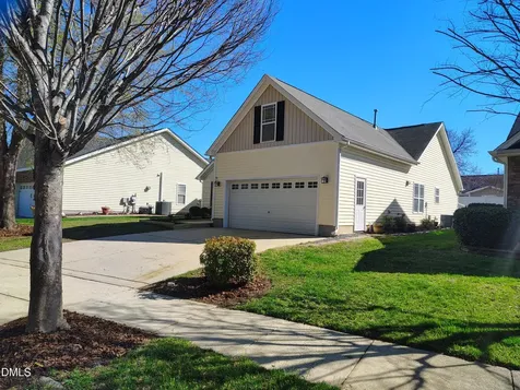 2108 Woodwater Drive Fuquay Varina NC 27526