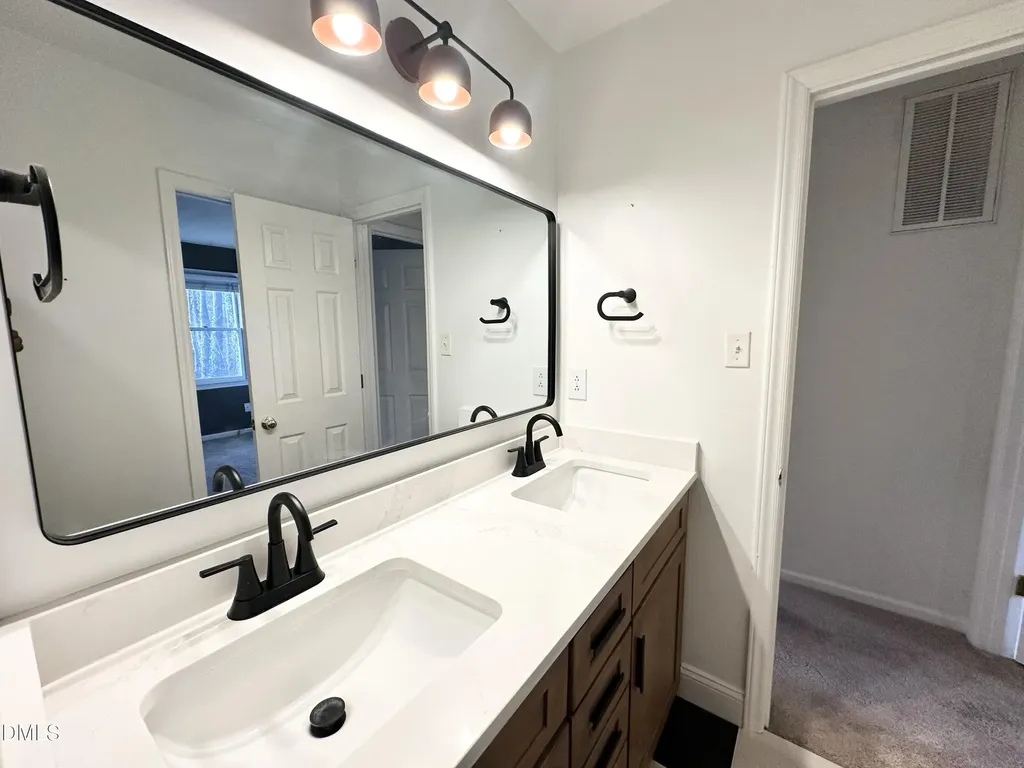 5649 Hamstead Crossing Raleigh NC 27612