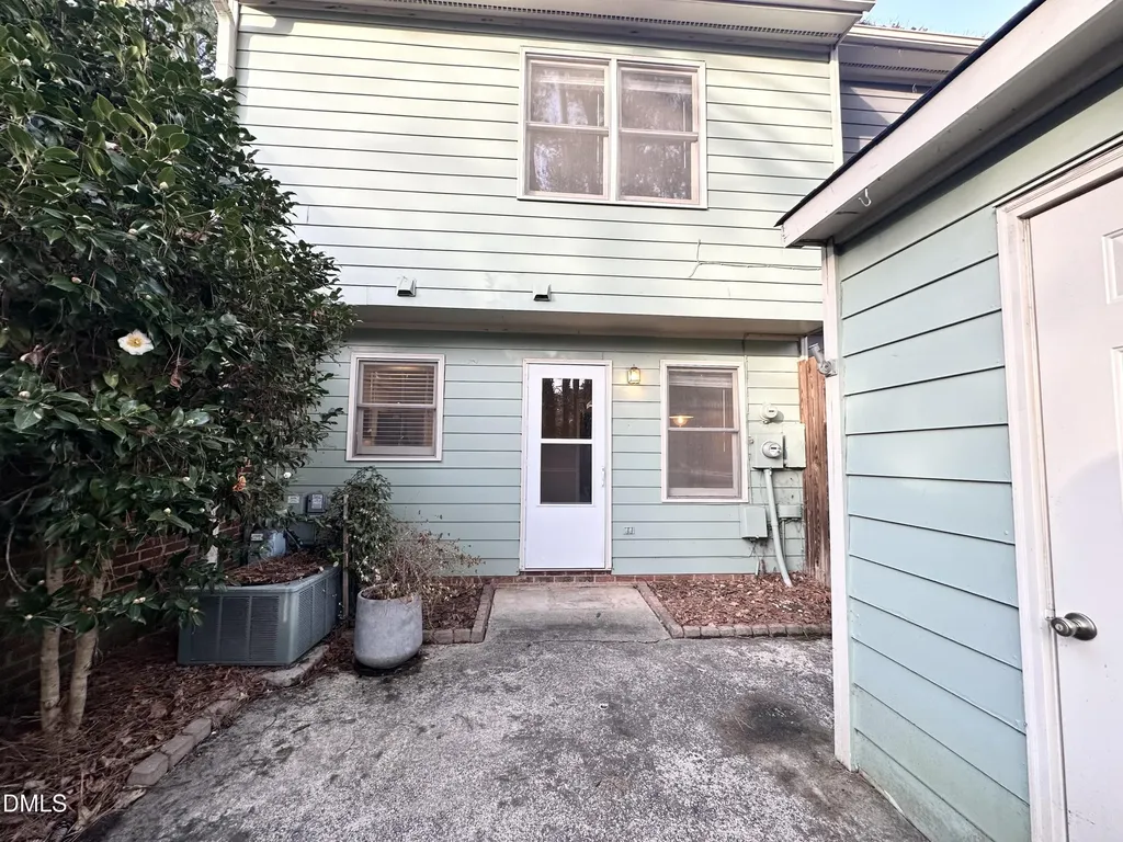 5649 Hamstead Crossing Raleigh NC 27612