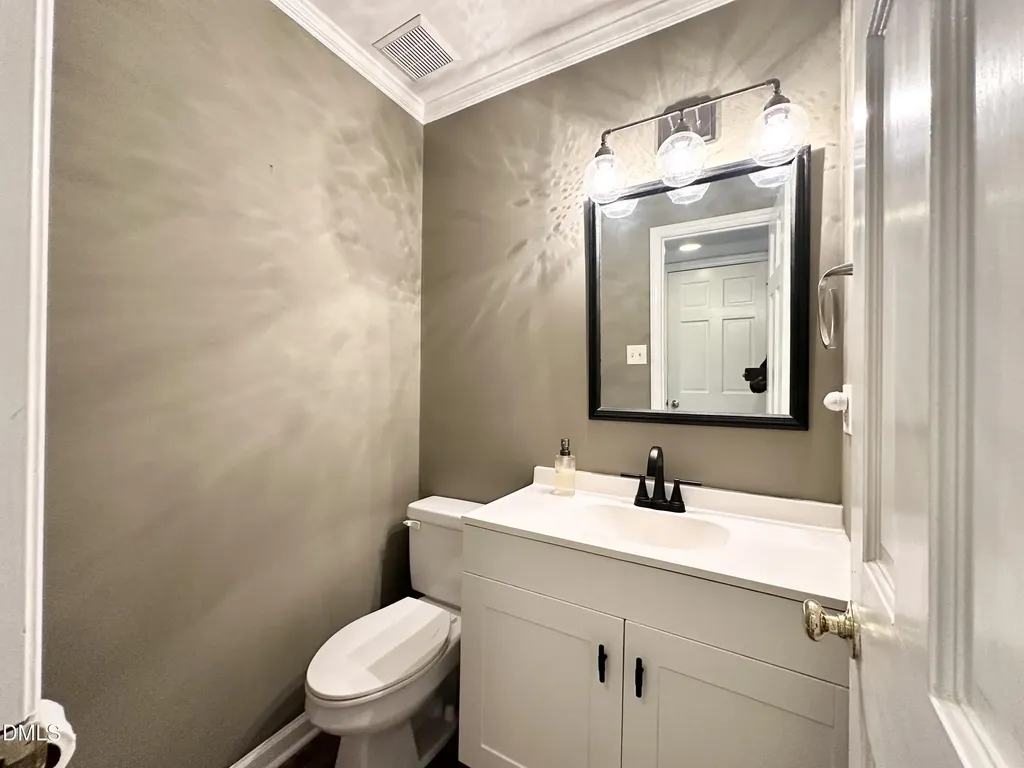 5649 Hamstead Crossing Raleigh NC 27612
