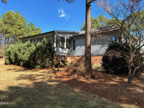 106 Sandham Court West End NC 27376
