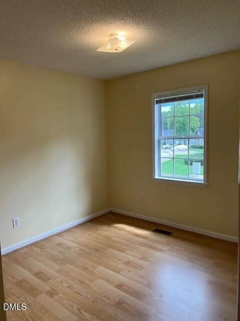 5513 Bringle Court Raleigh NC 27610