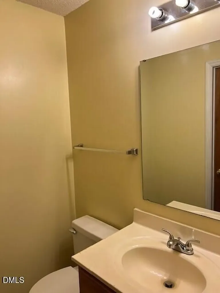 5513 Bringle Court Raleigh NC 27610