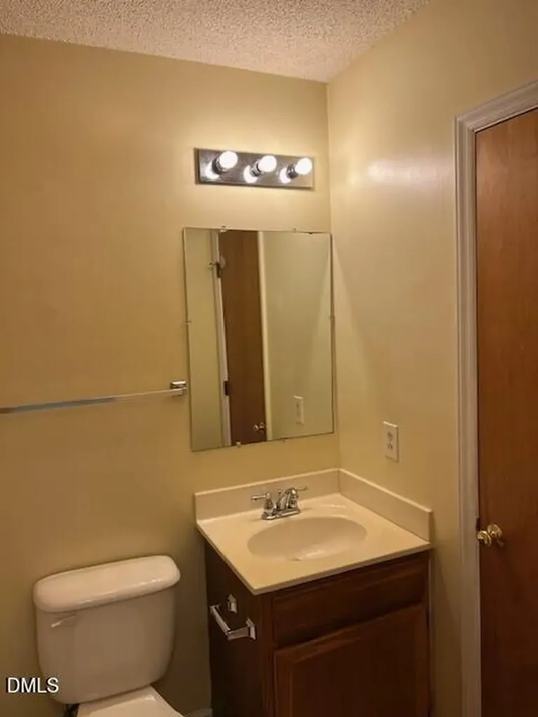 5513 Bringle Court Raleigh NC 27610