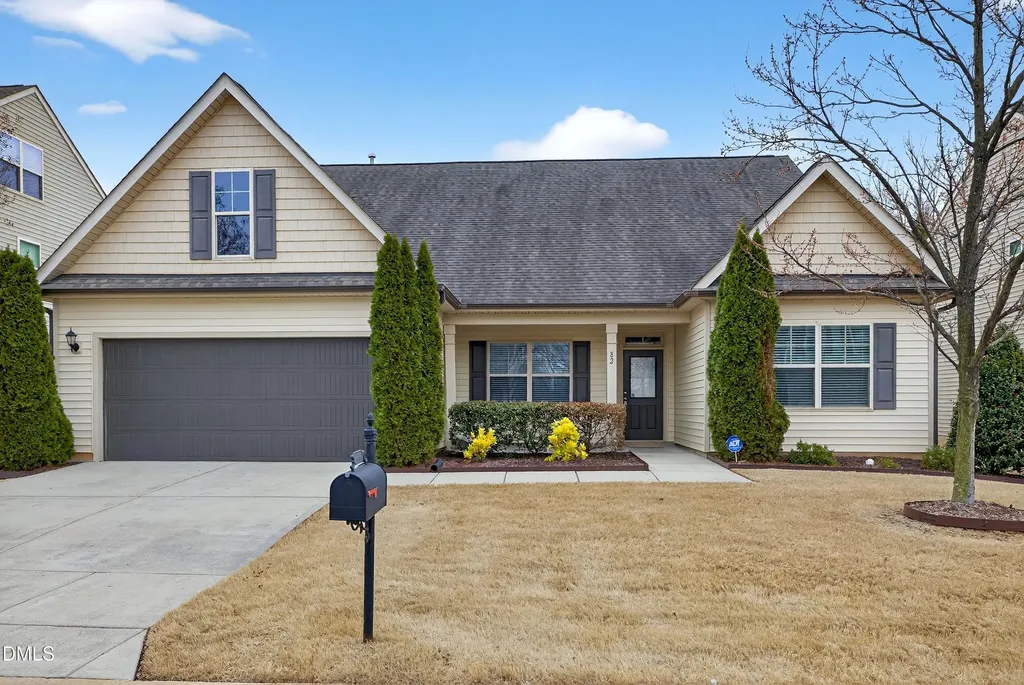 82 Kenilworth Street Clayton NC 27527