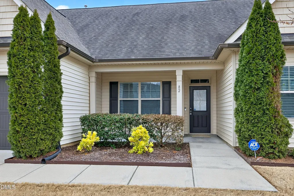 82 Kenilworth Street Clayton NC 27527