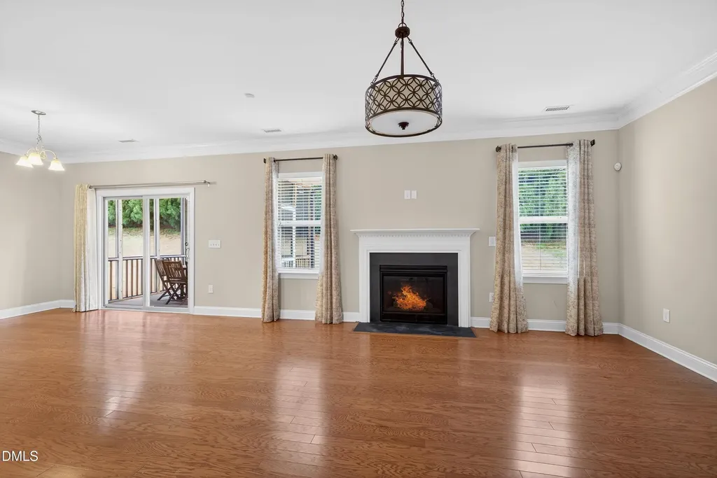82 Kenilworth Street Clayton NC 27527