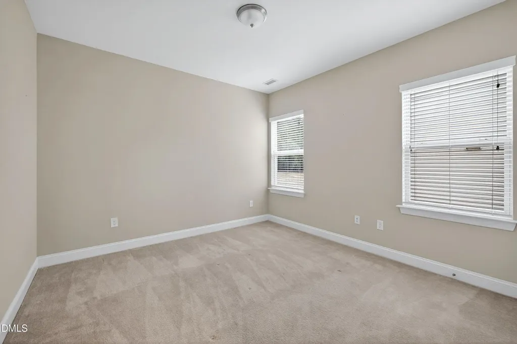 82 Kenilworth Street Clayton NC 27527