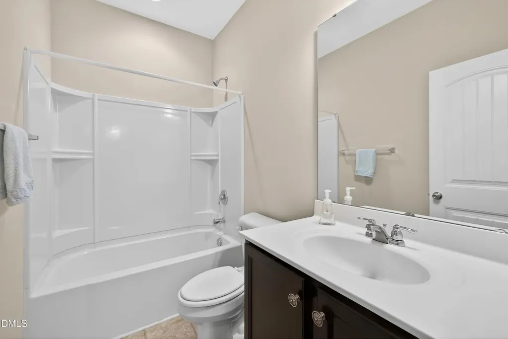 82 Kenilworth Street Clayton NC 27527