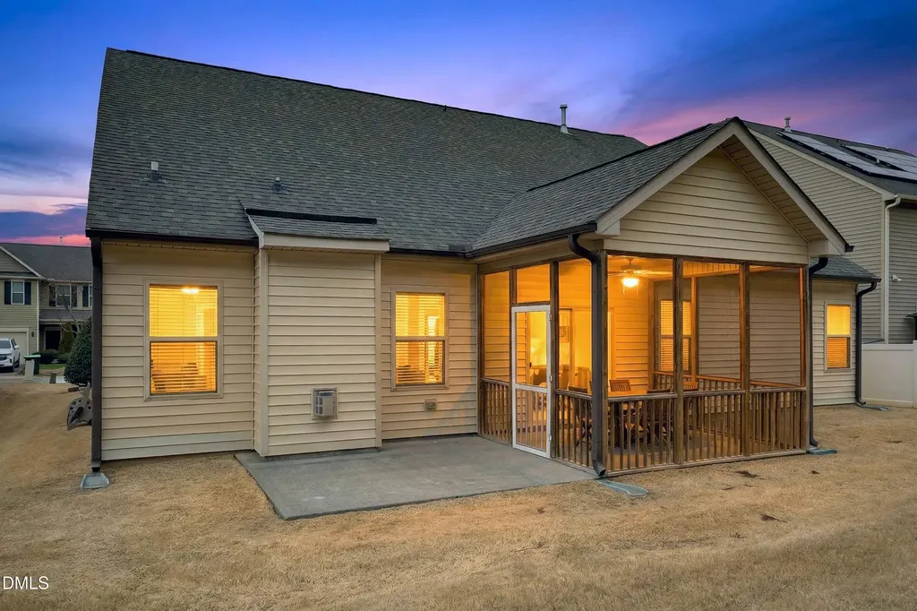 82 Kenilworth Street Clayton NC 27527