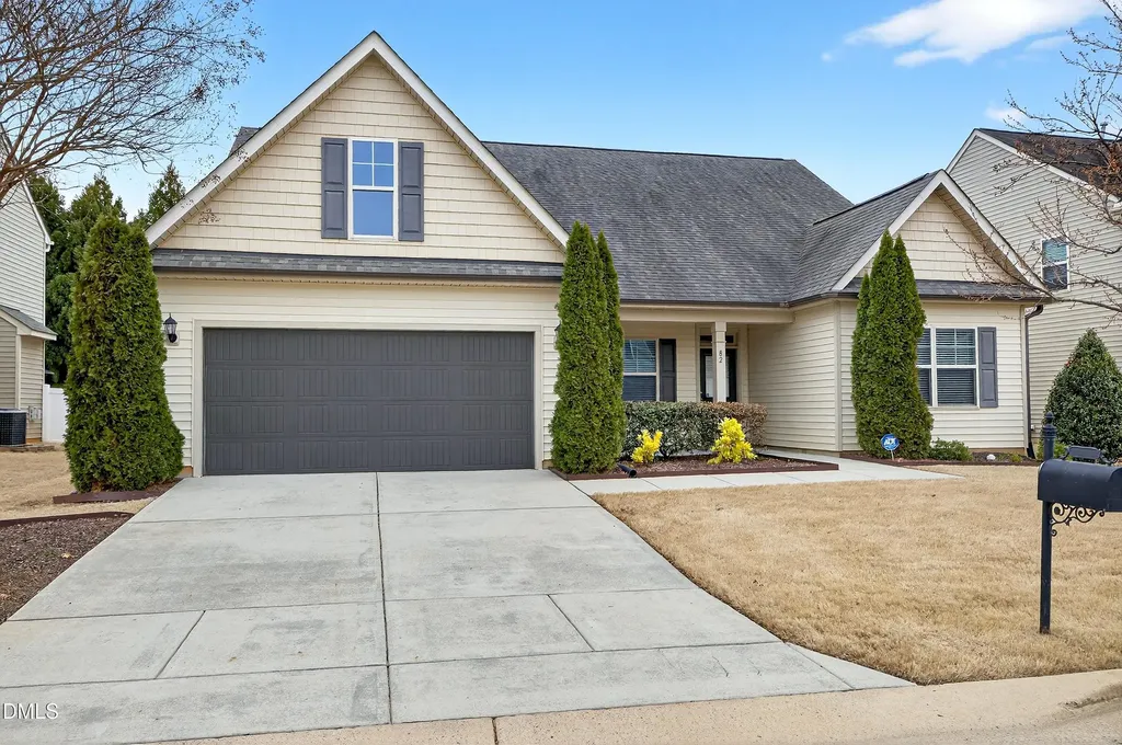 82 Kenilworth Street Clayton NC 27527