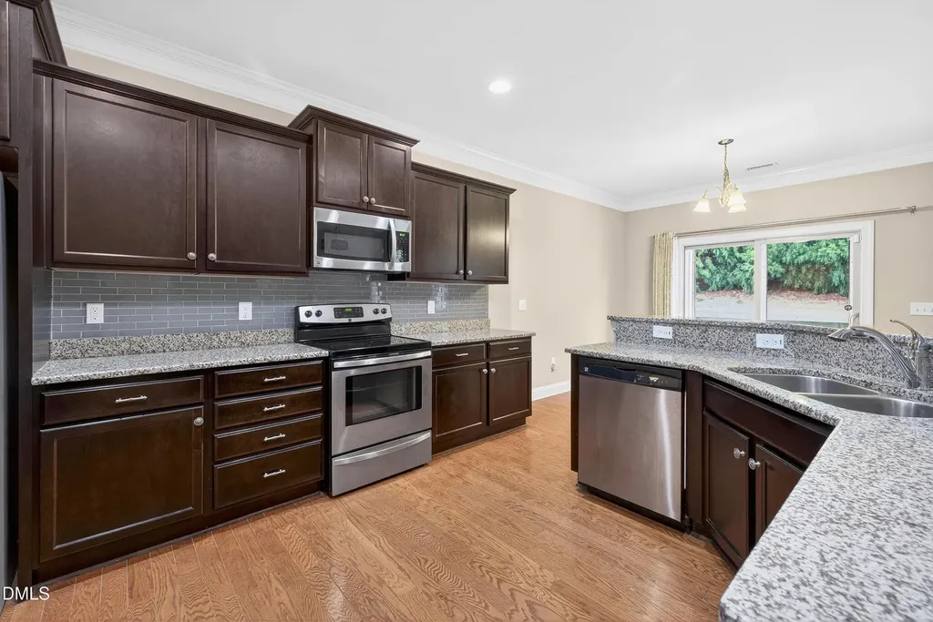 82 Kenilworth Street Clayton NC 27527