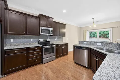 82 Kenilworth Street Clayton NC 27527