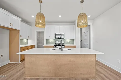 817 Central Park Drive Raleigh NC 27604