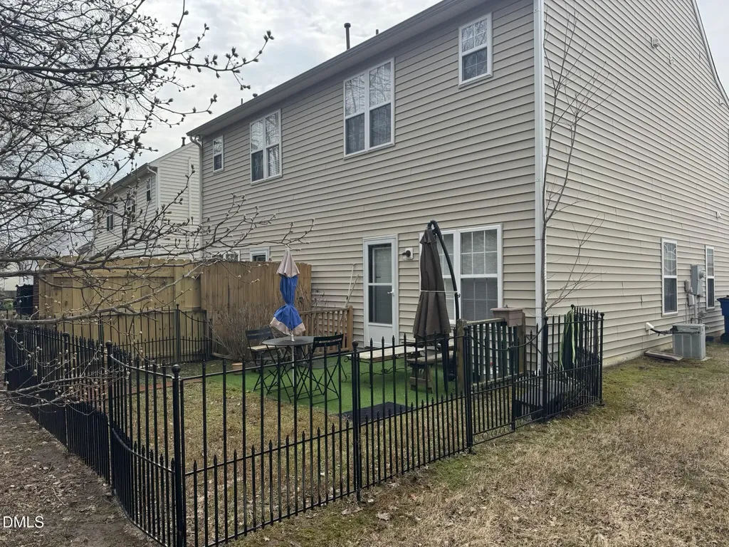 2044 Metacomet Way Raleigh NC 27604