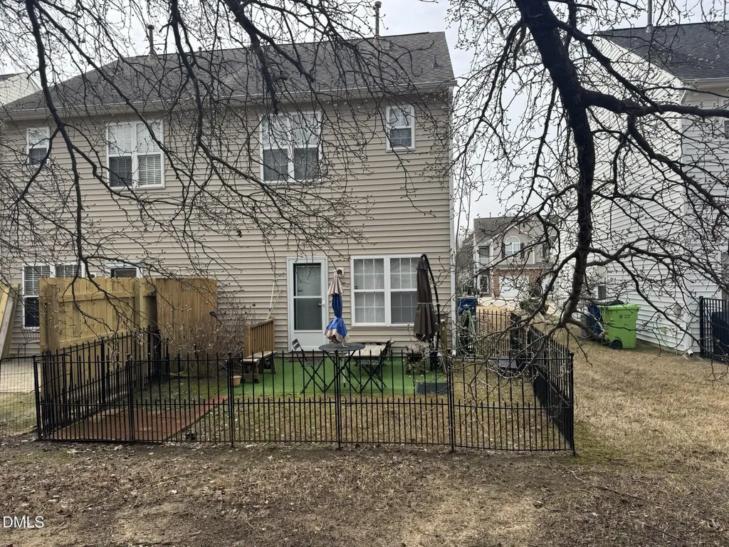 2044 Metacomet Way Raleigh NC 27604