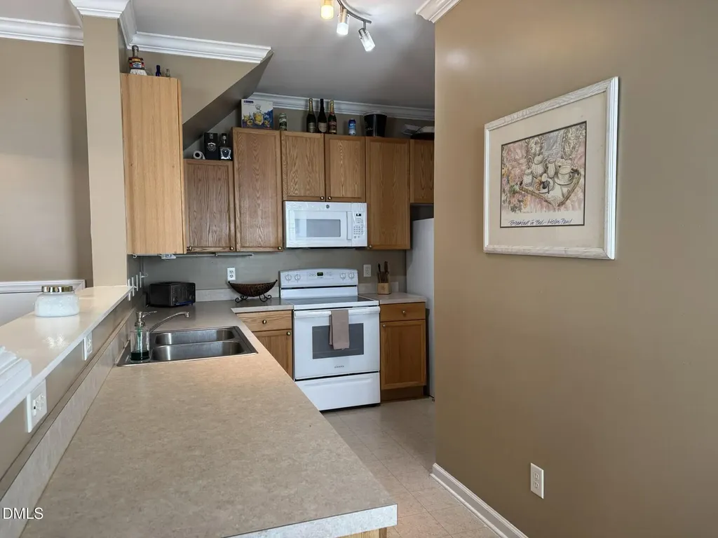 2044 Metacomet Way Raleigh NC 27604