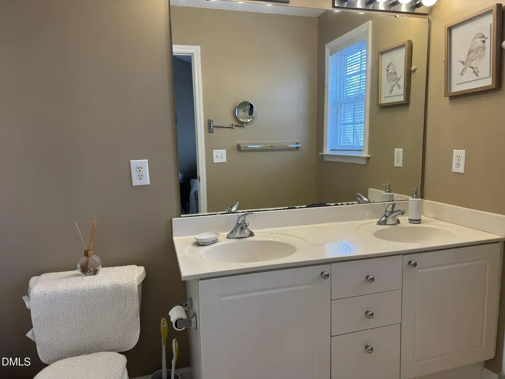 2044 Metacomet Way Raleigh NC 27604