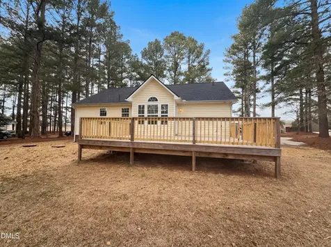 299 Greenleaf Road Angier NC 27501