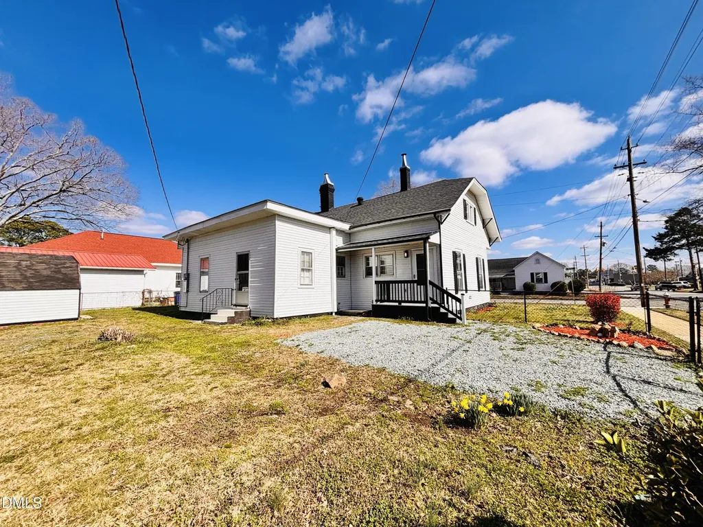 201 N Massey Street Selma NC 27576