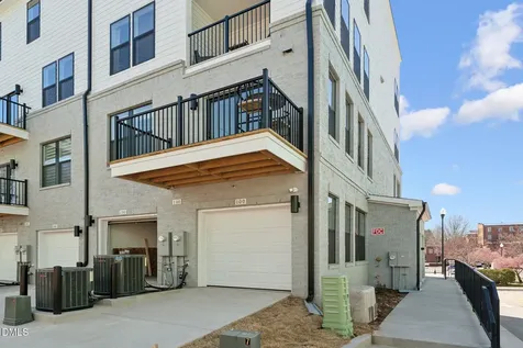 154 N White Street Wake Forest NC 27587