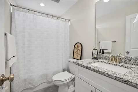 5202 Goshawk Lane Graham NC 27253