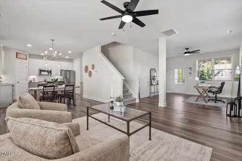 5202 Goshawk Lane Graham NC 27253