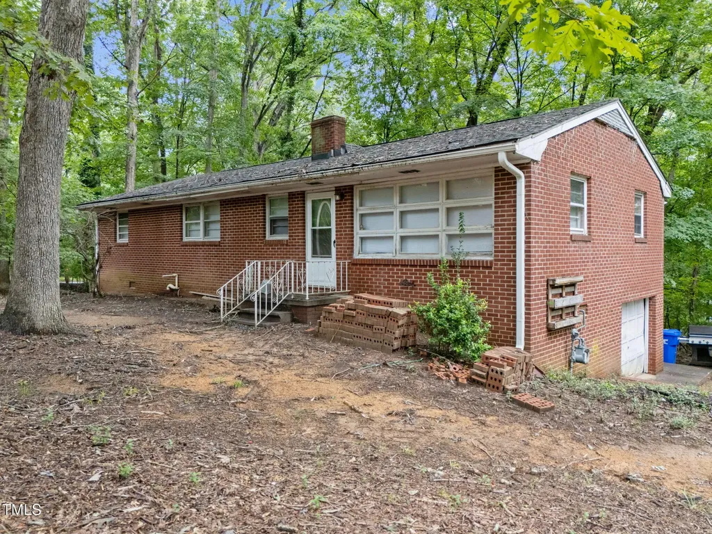 106 Markham Drive Chapel Hill NC 27514