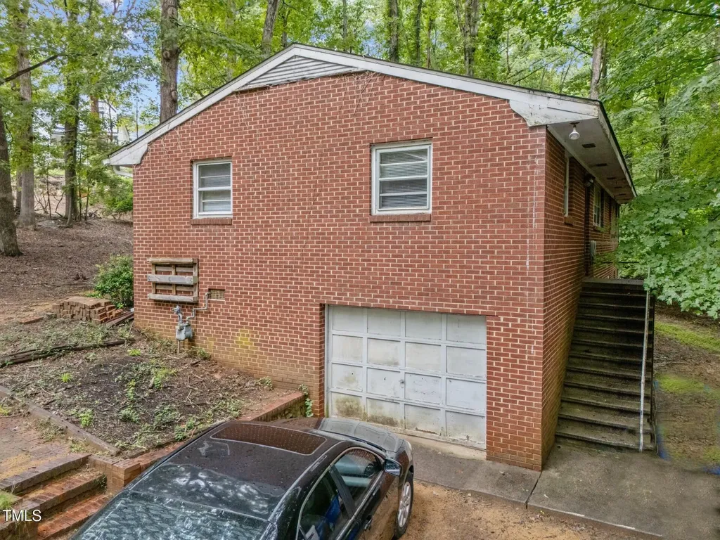 106 Markham Drive Chapel Hill NC 27514