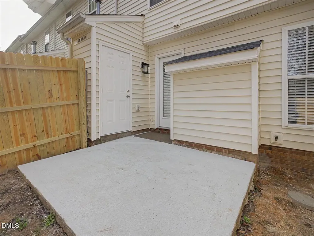 4805 Tanglewood Oaks Street Raleigh NC 27610