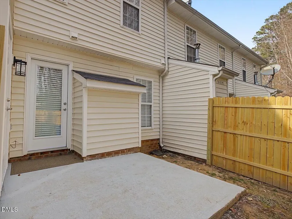 4805 Tanglewood Oaks Street Raleigh NC 27610