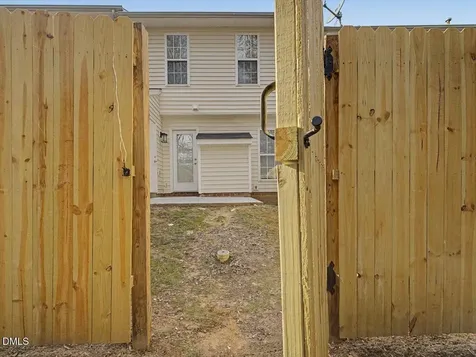 4805 Tanglewood Oaks Street Raleigh NC 27610