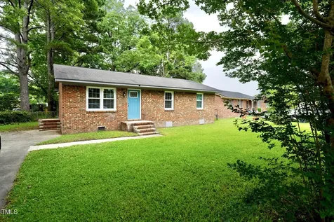 712 Boston Avenue Washington NC 27889