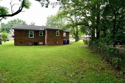 712 Boston Avenue Washington NC 27889