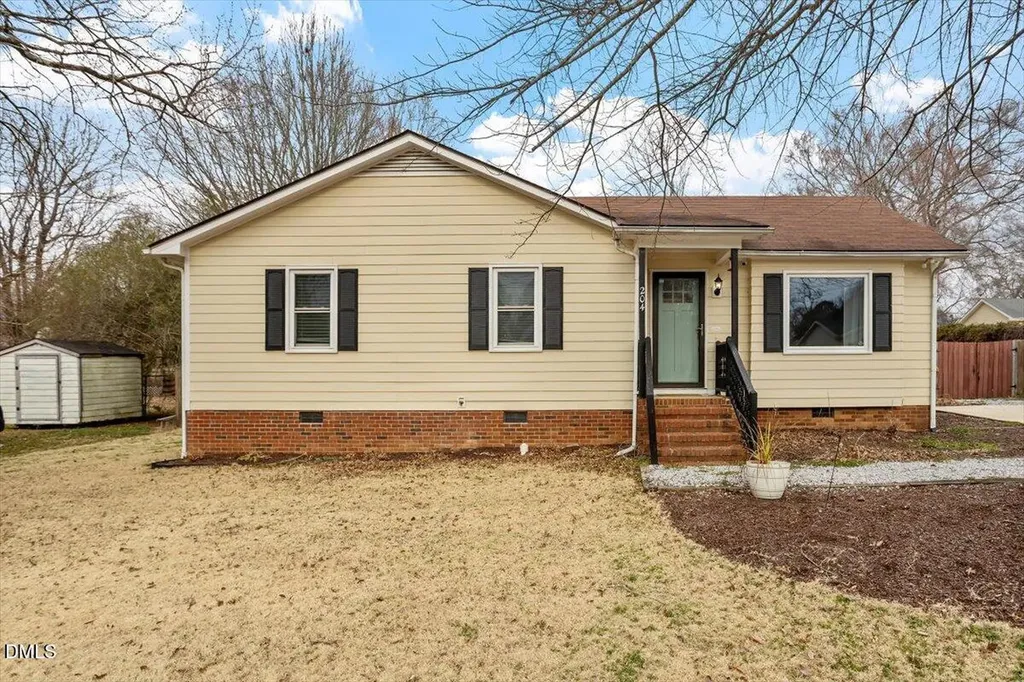 204 Charles Street Clayton NC 27520