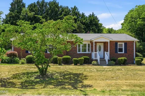 149 Martin Street Elon NC 27244