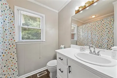 149 Martin Street Elon NC 27244
