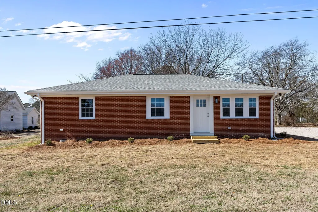 728 S Wakefield Street Zebulon NC 27597