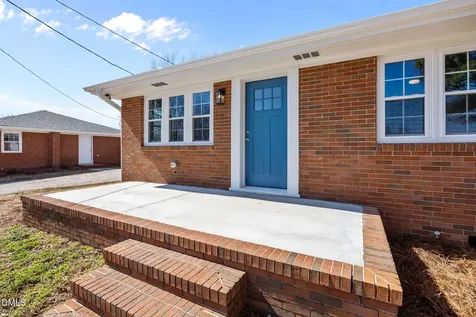 720 S Wakefield Street Zebulon NC 27597