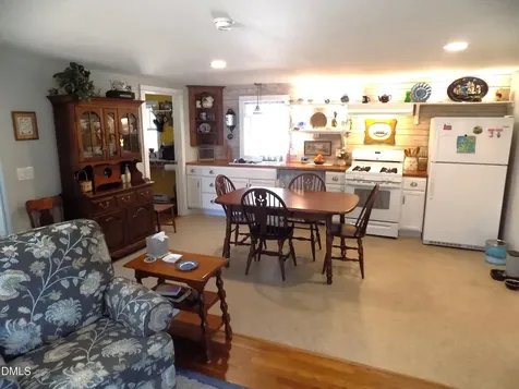 15 Full Circle Spring Hope NC 27882