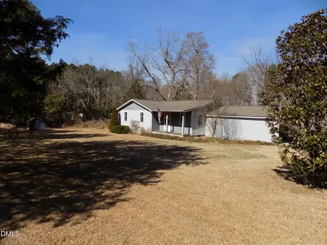 15 Full Circle Spring Hope NC 27882