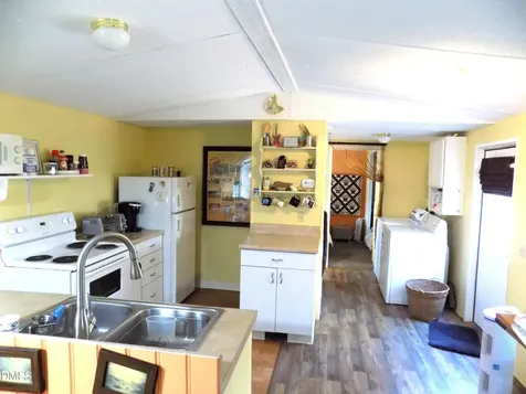 15 Full Circle Spring Hope NC 27882